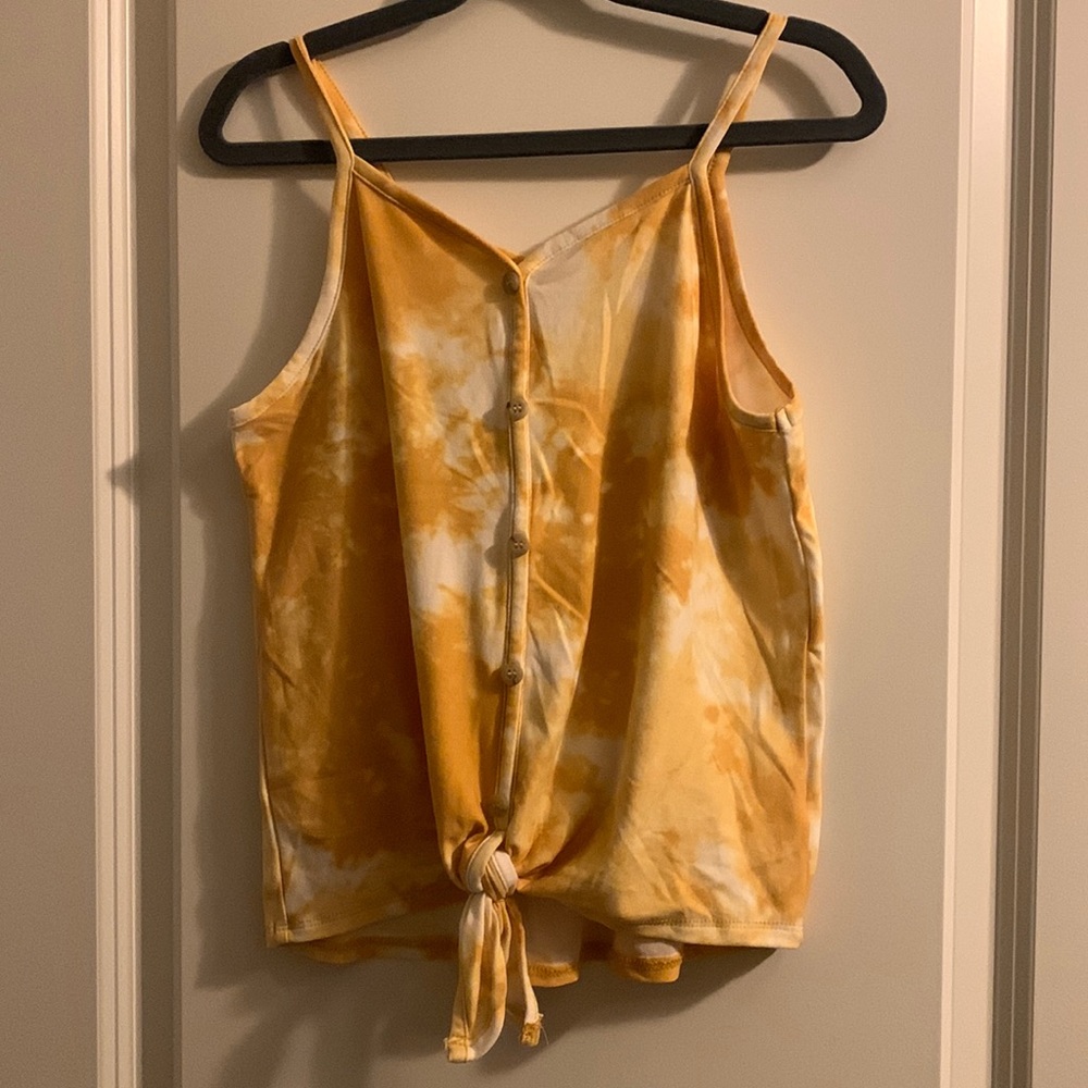 Girls tank top with center knot 🎉Bundle any 3 and save🎉